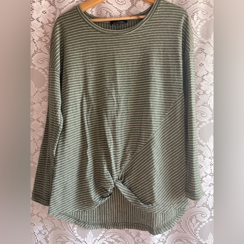 SUZANNE BETRO Olive Striped Long Sleeve Comfy Casual Nice Tunic Top